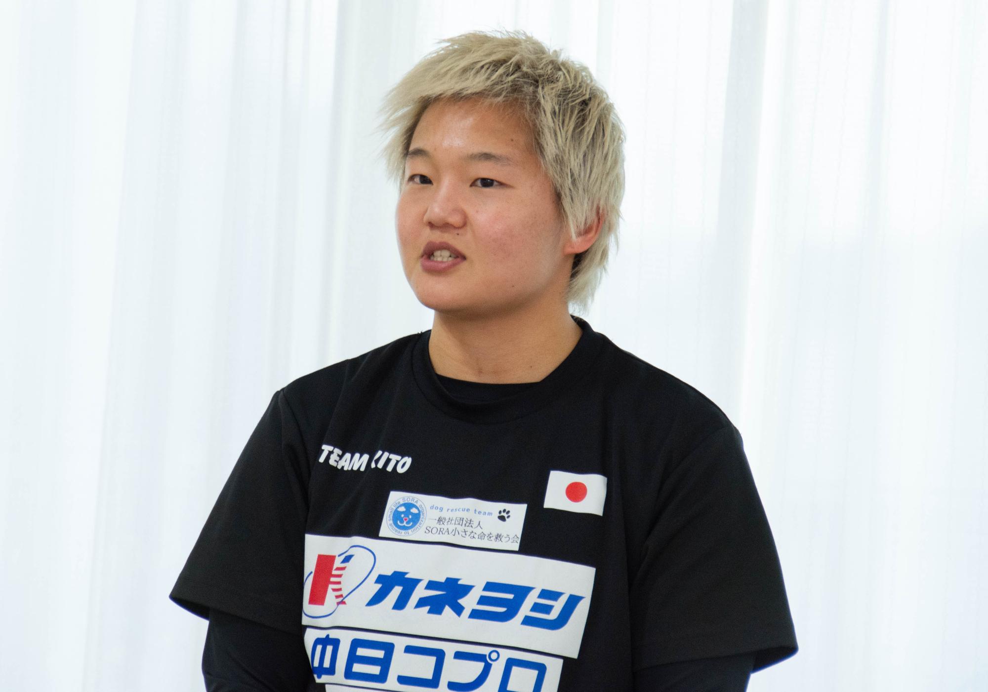 歓談中の鬼頭選手