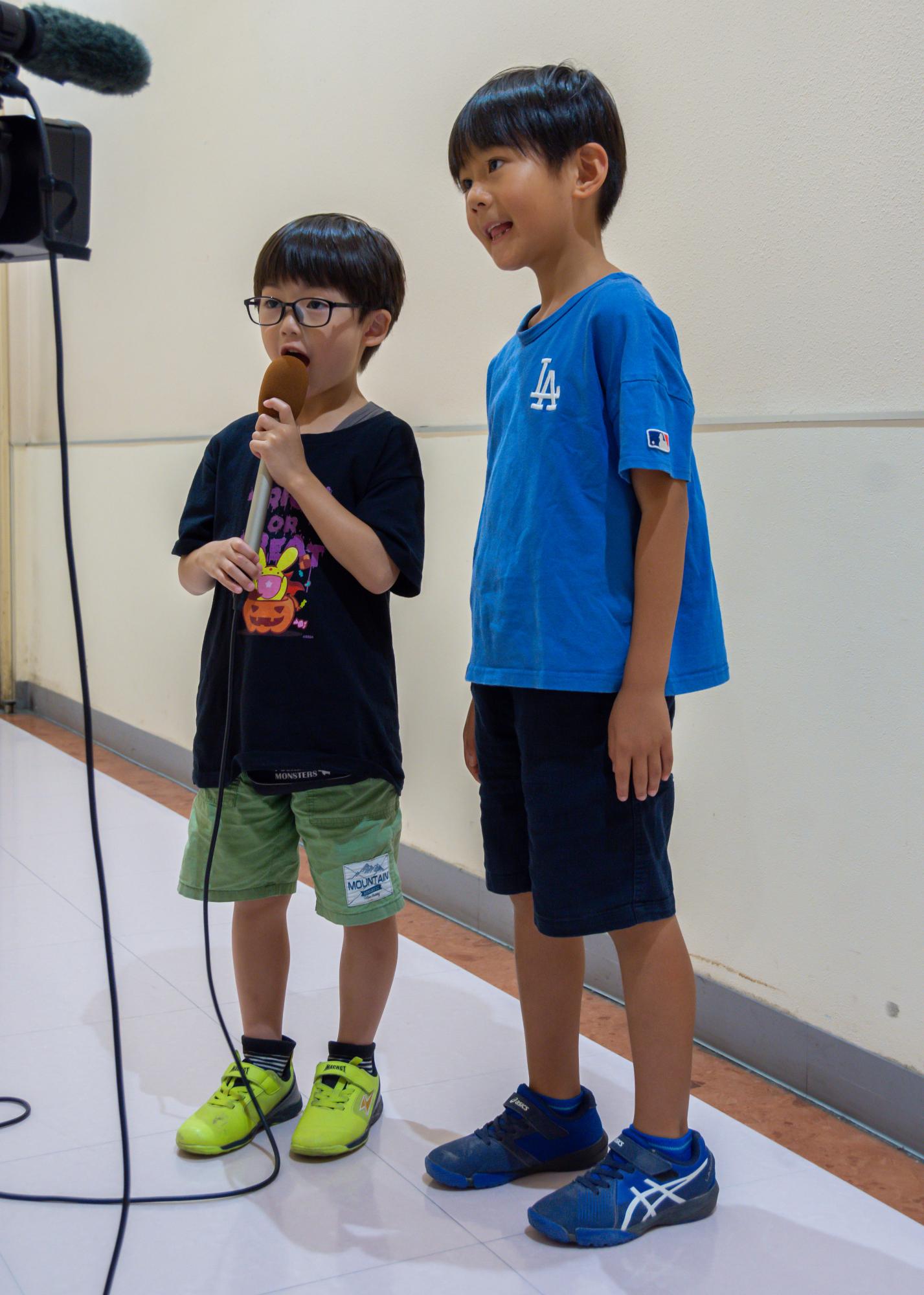 初心者部門で優勝したチームの2人
