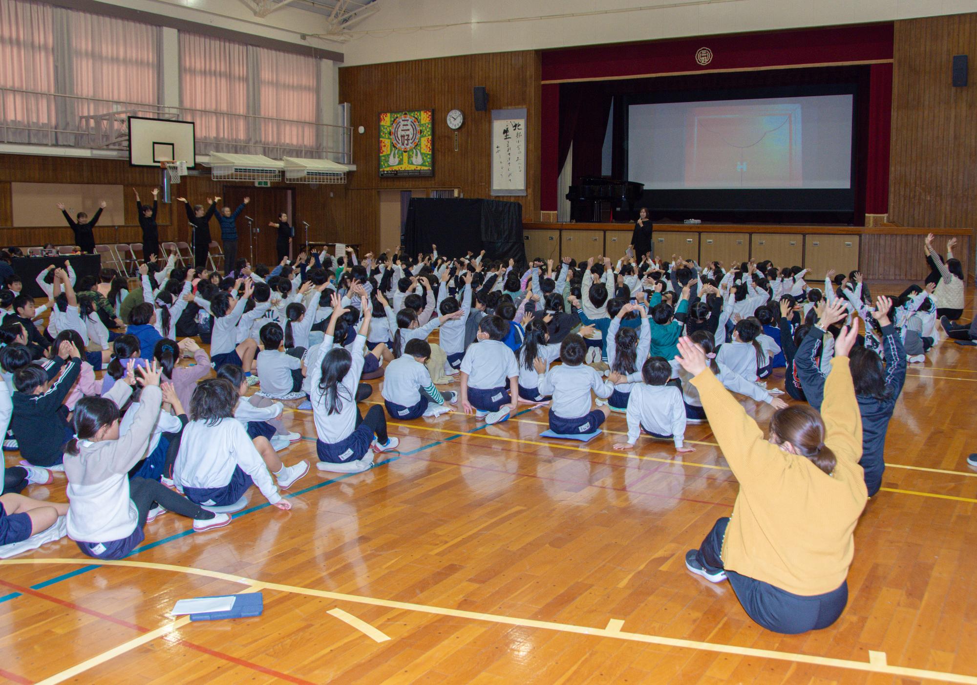読み聞かせの様子1