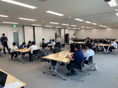 グループワークの結果を発表する様子