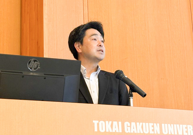 学生時代は二度とこないから、何事も思いっきり槍ことが大切。そう語る小山市長