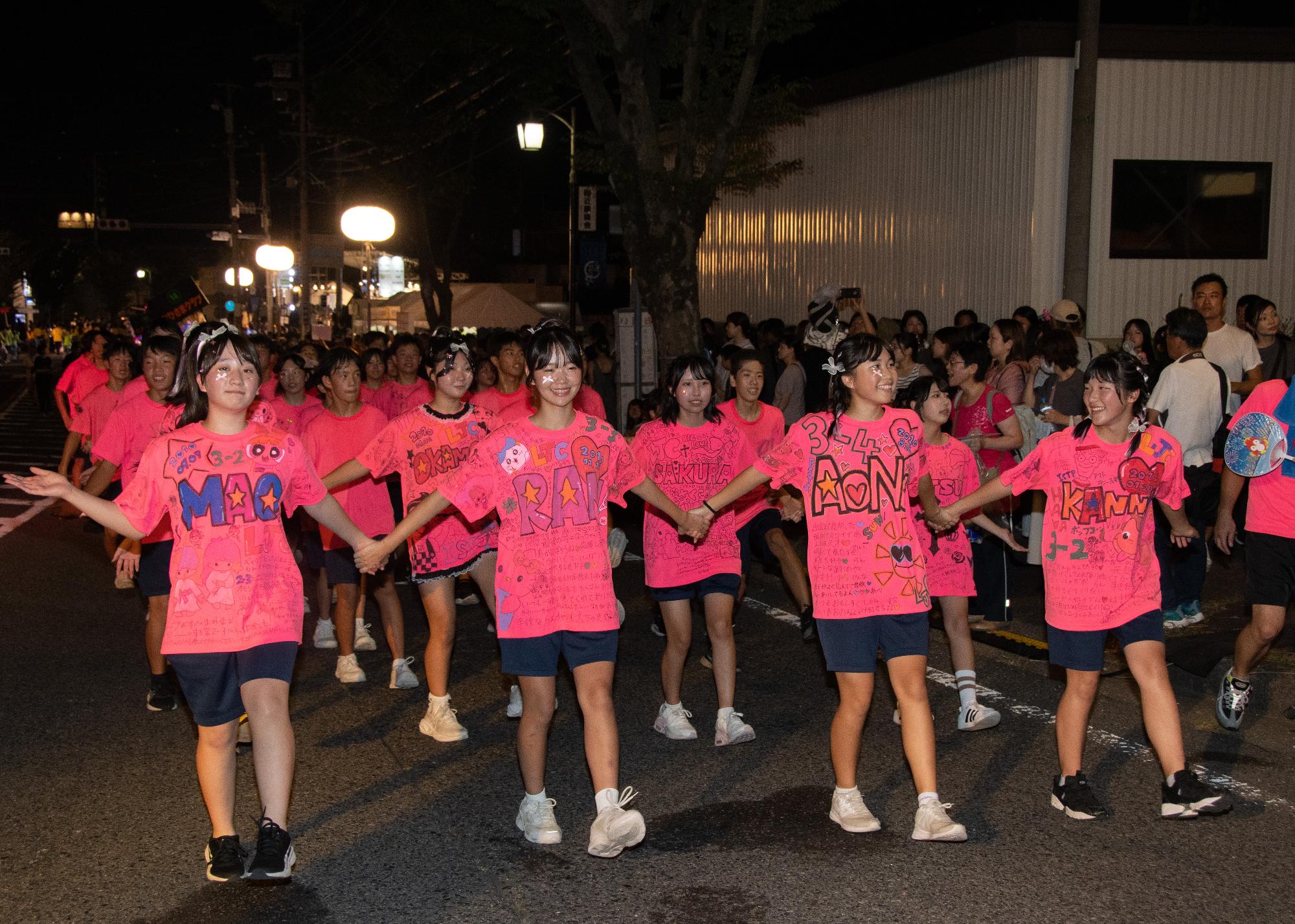 踊りの様子