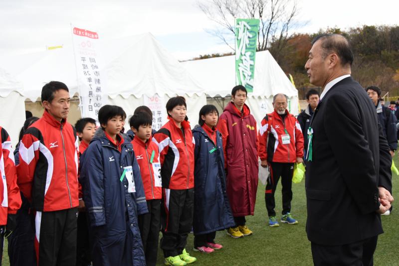 選手たちは小野田市長から激励を受けます