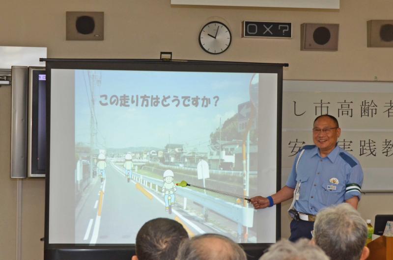 豊田警察署交通課の神谷巡査部長が自転車のルールについて話します