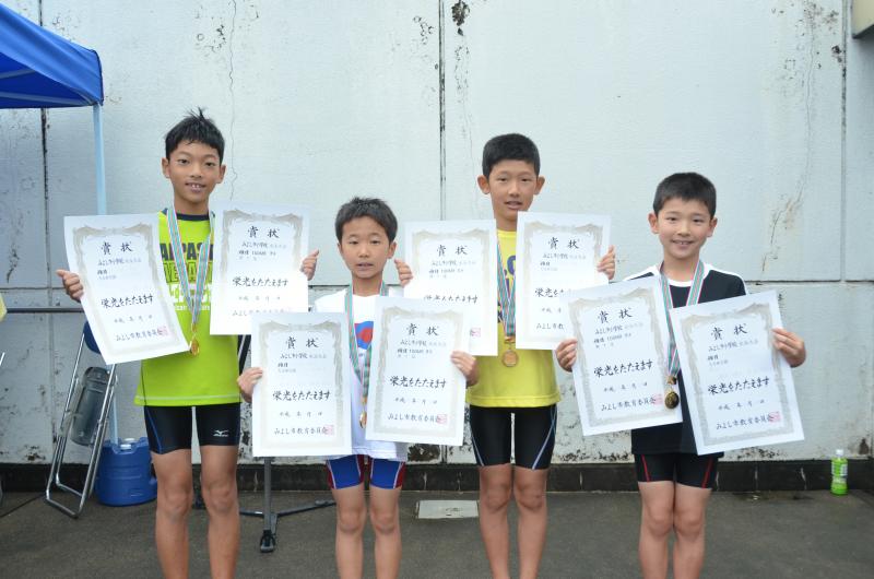 男子100mリレーで優勝・大会新記録を樹立した黒笹小学校の4人