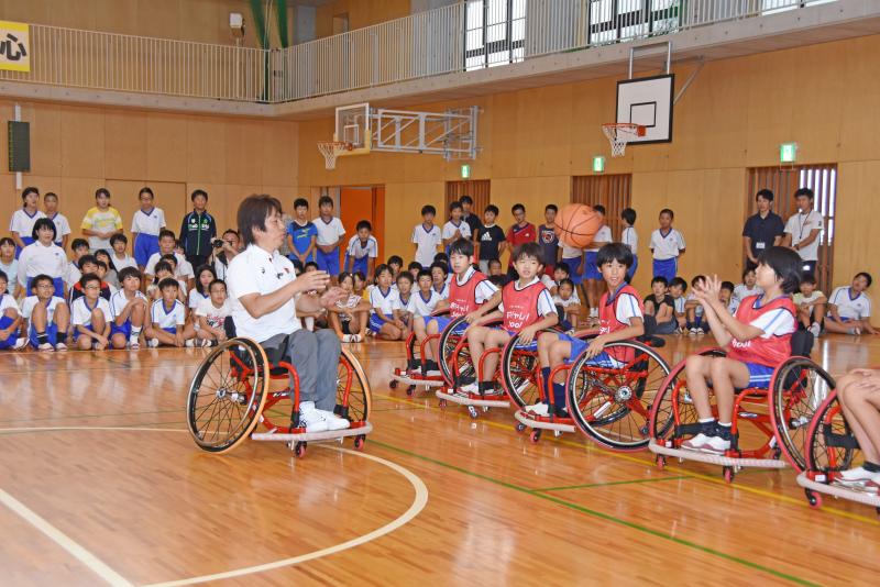 車椅子バスケットボールの開始!