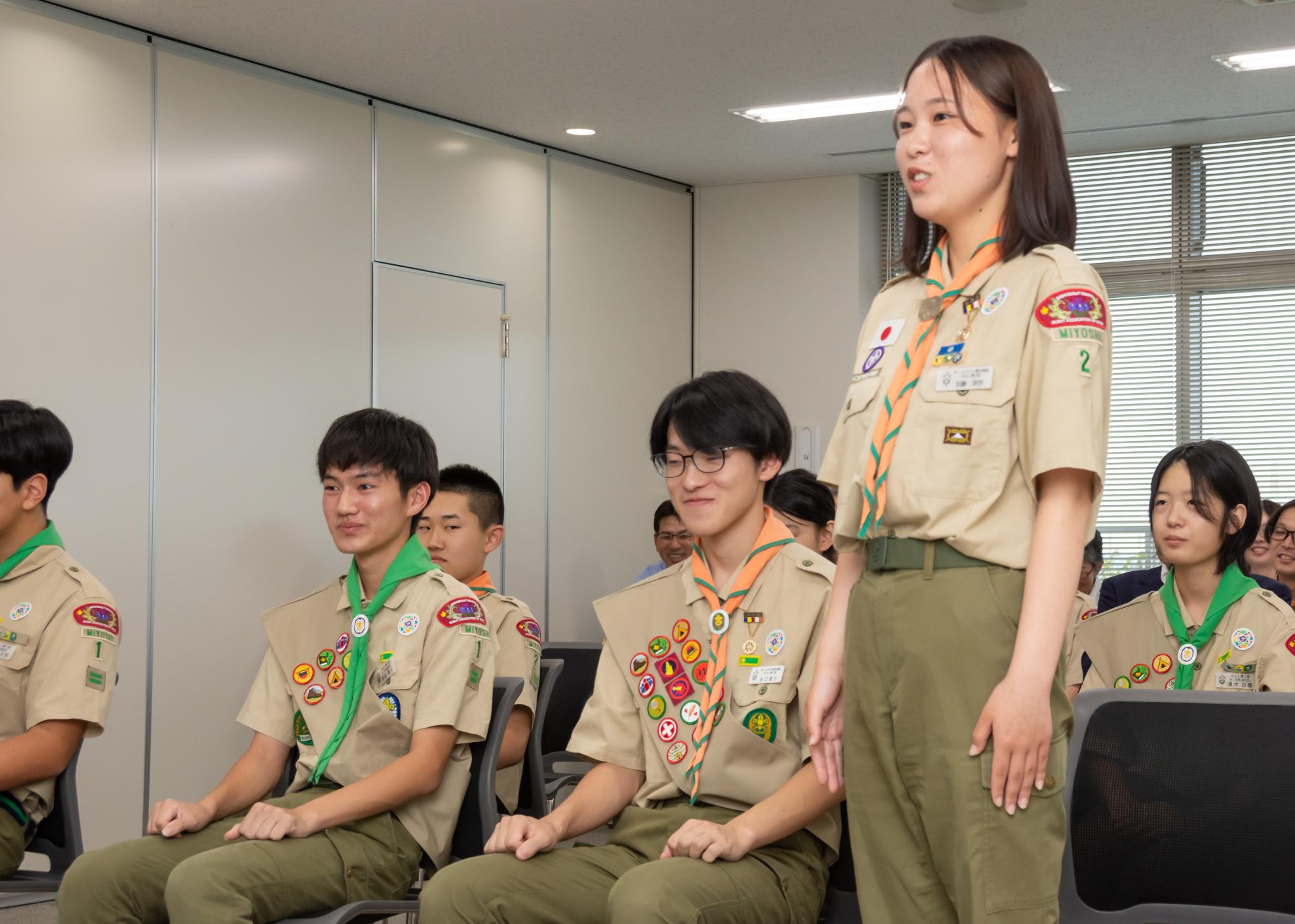 活動内容をスピーチする加藤さん