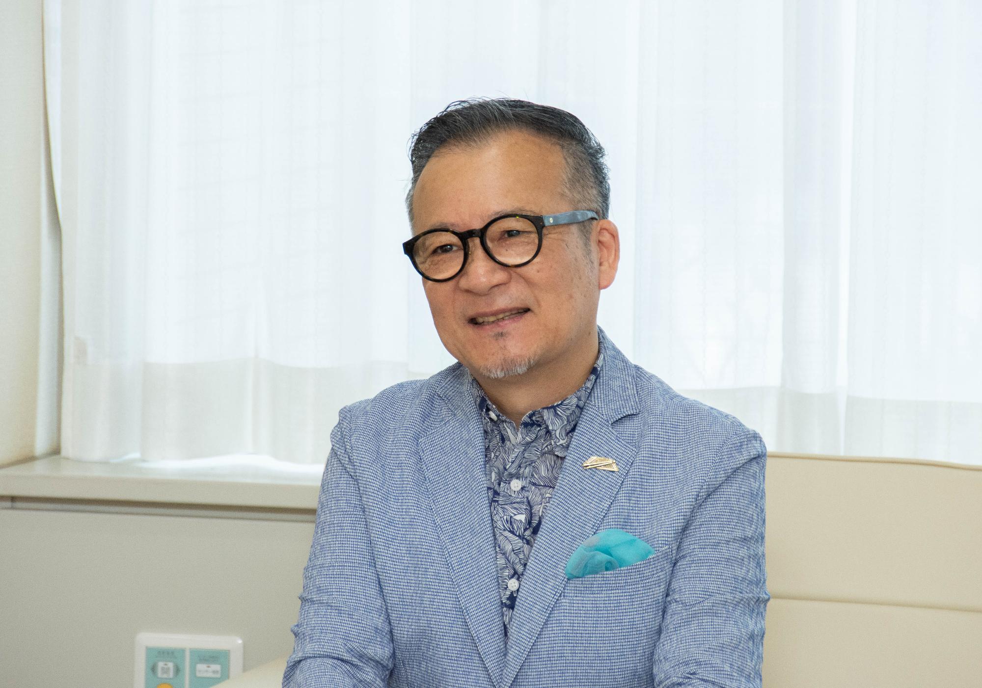 楽曲への想いを語る金さん