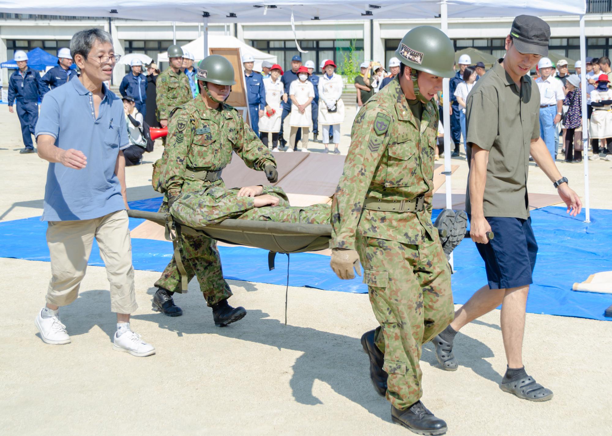 倒壊家屋からの救助訓練