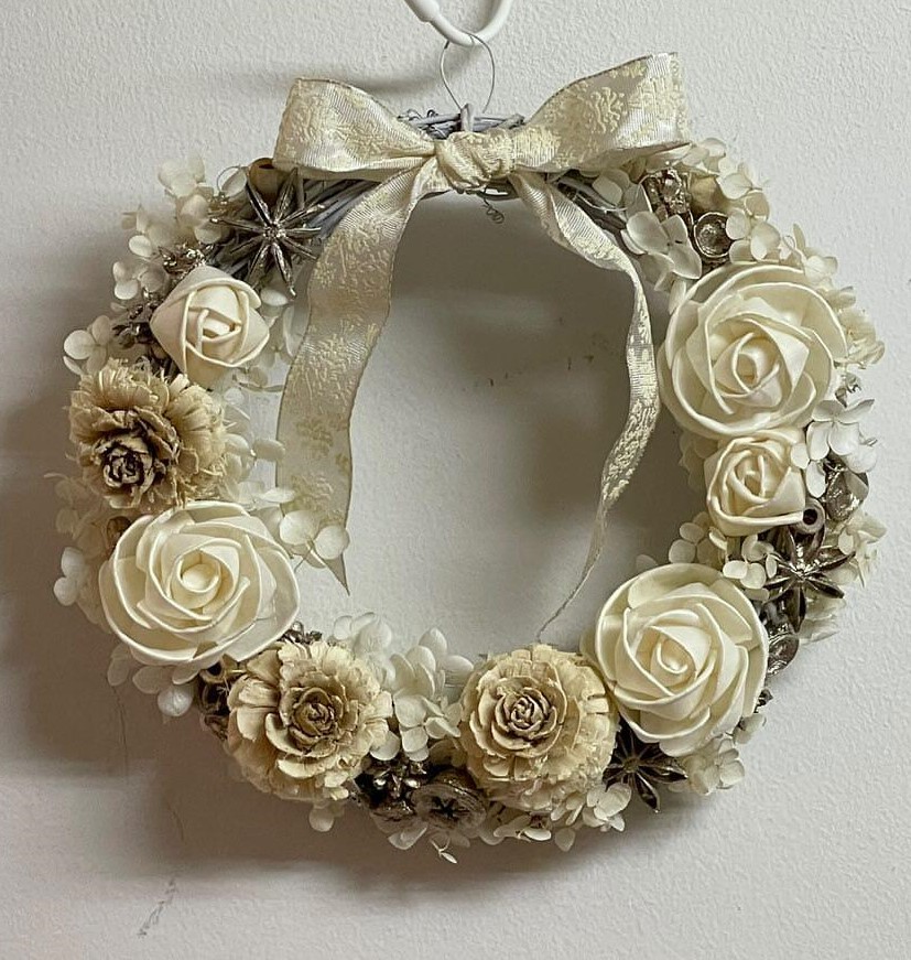 サノフラワーの白いリース