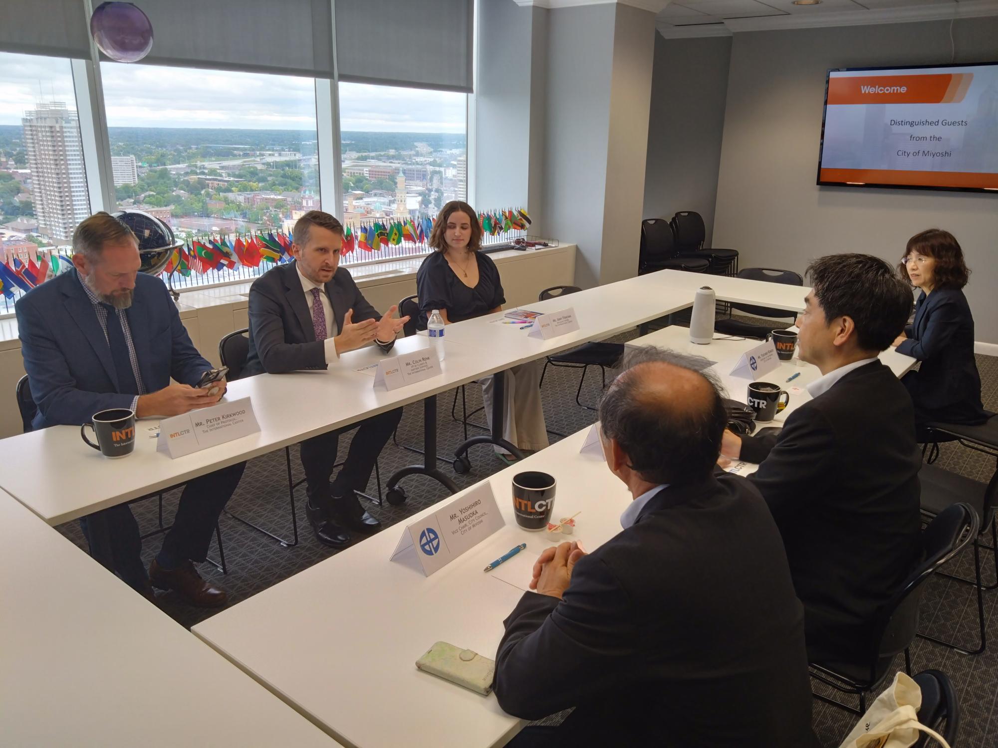 インディアナ州国際センターを訪問