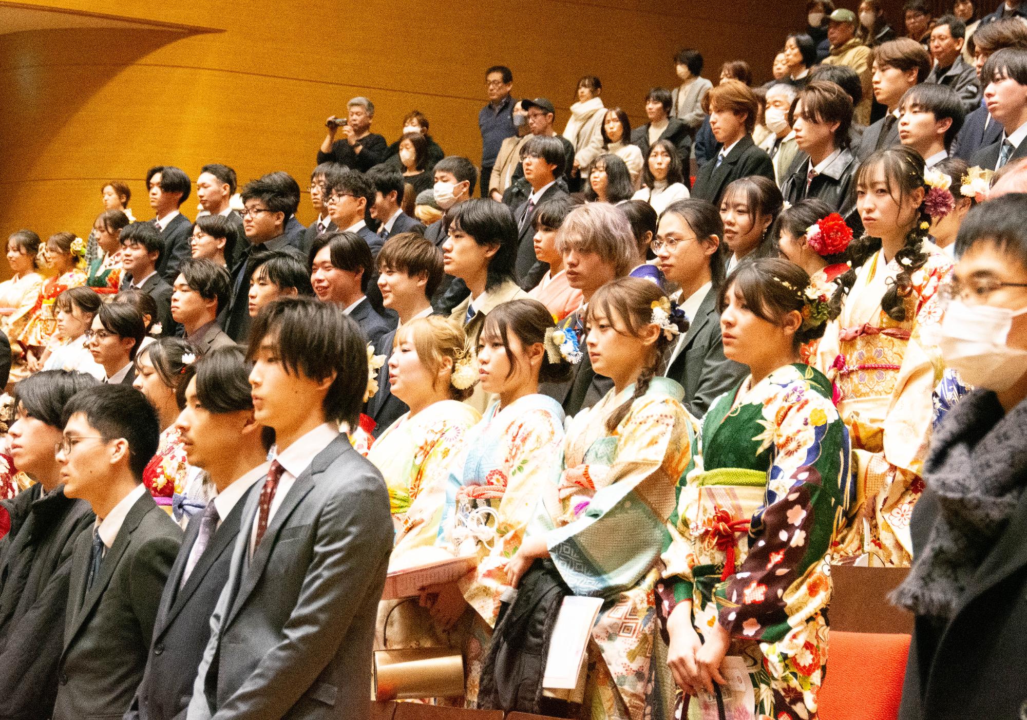 式典中の参加者の様子