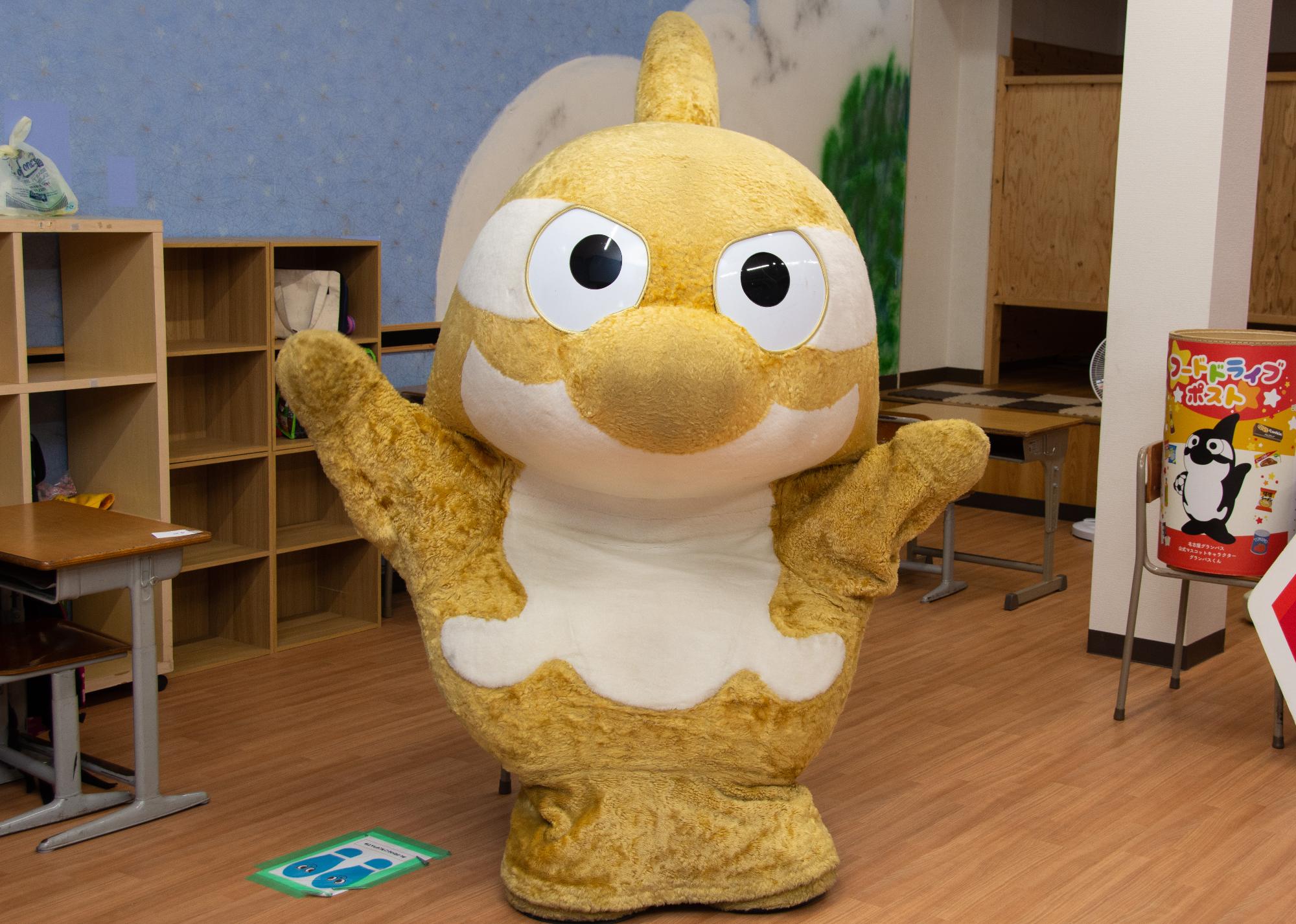 金鯱グランパスくん