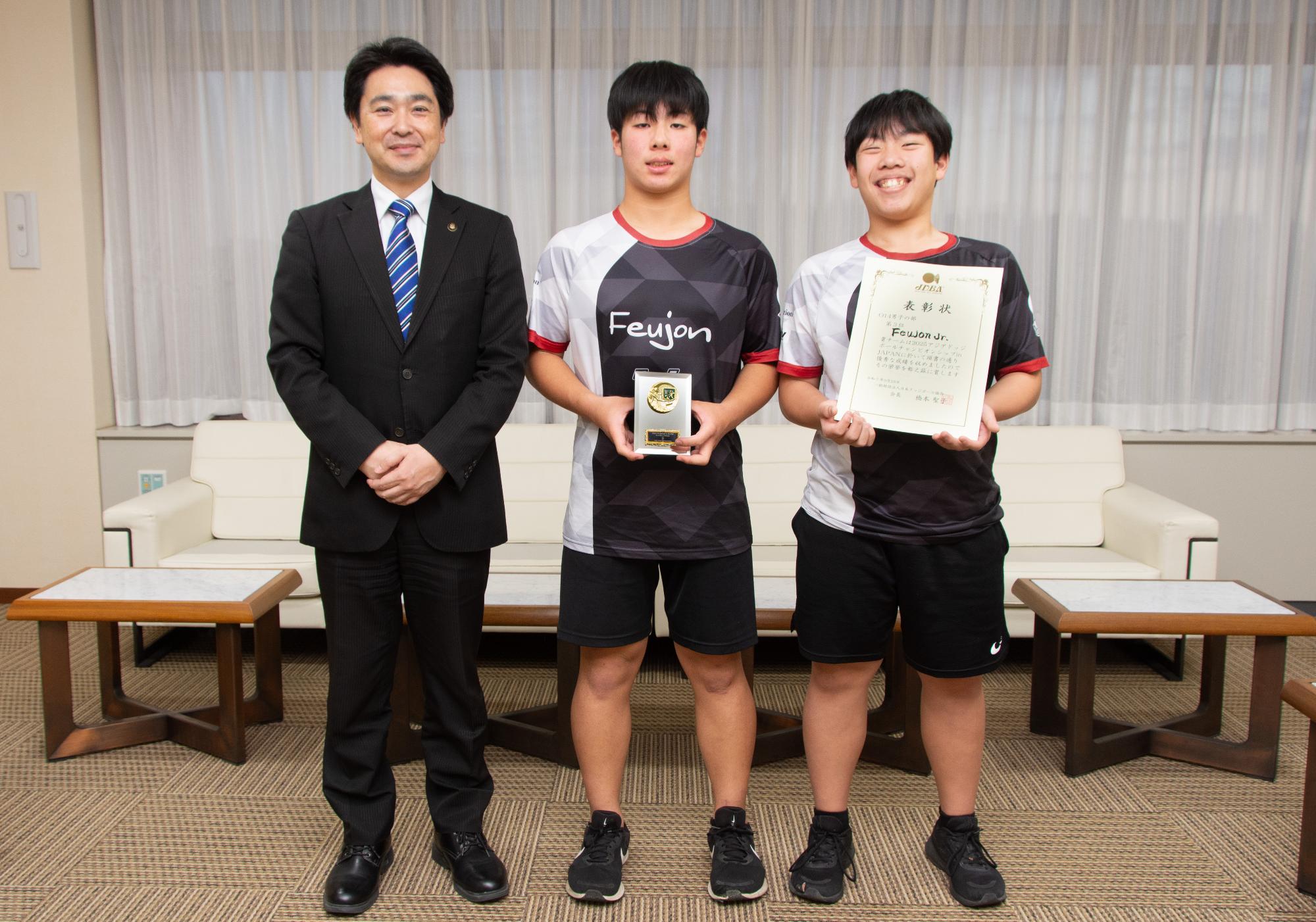 市長と一緒に記念撮影