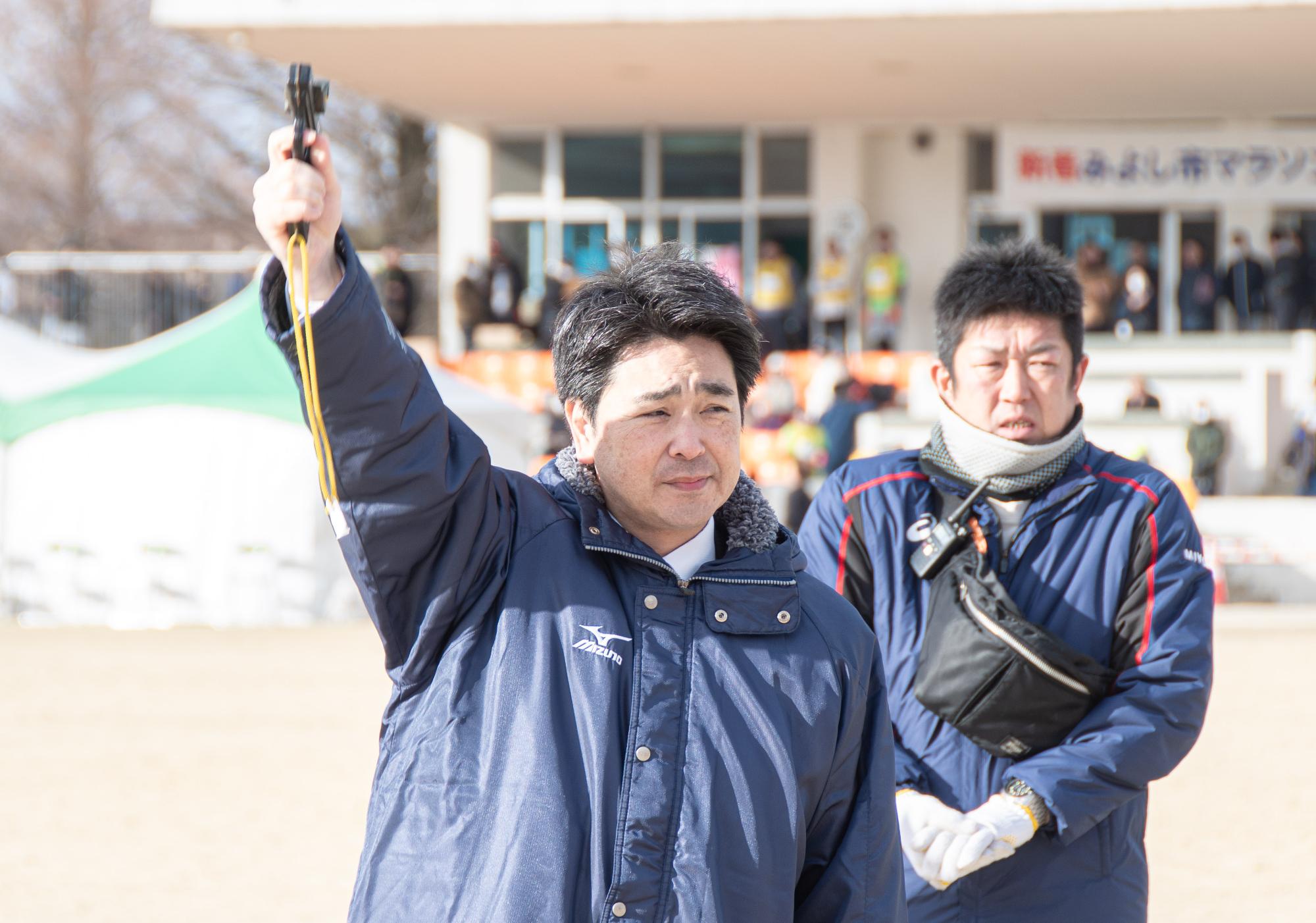 小山祐市長によるスタートの合図