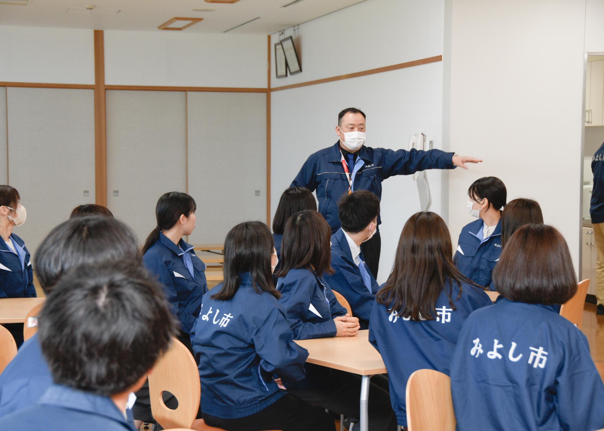訓練後の振り返りの様子